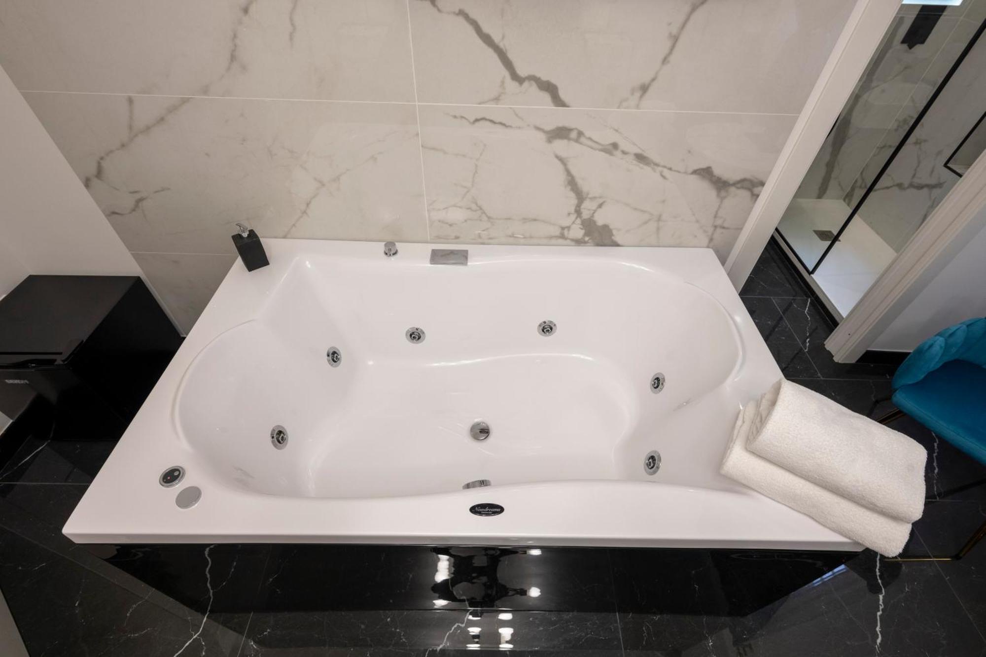 Jacuzzi Rooms Vatican Museum Roma Esterno foto